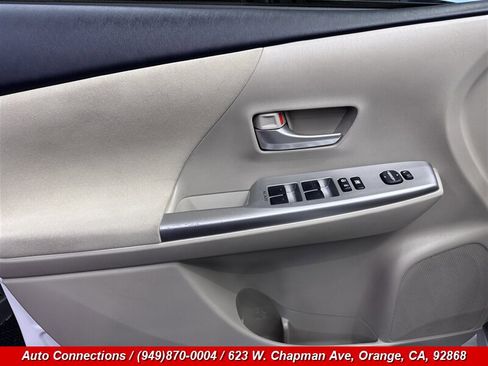 Used 2014 Toyota Prius V Two image 20