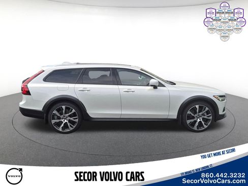 Used 2023 Volvo XC90 B6 Ultimate w/ Protection Package Premier AWD/4WD image 5