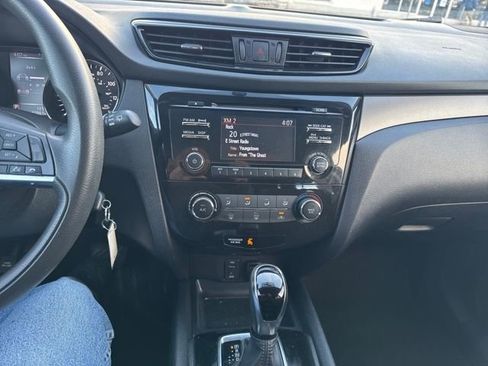 Used 2017 Nissan Rogue Sport S w/ S Appearance Package image 17