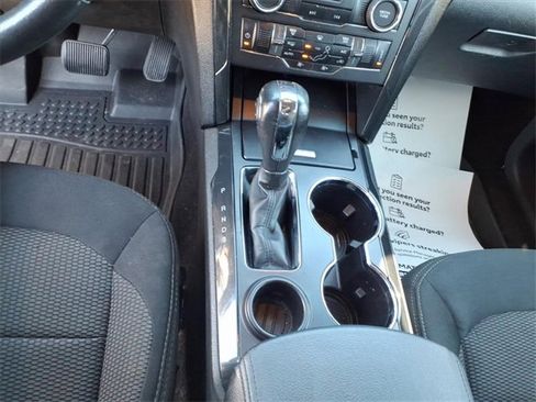 Used 2019 Ford Explorer XLT w/ Equipment Group 201A image 14