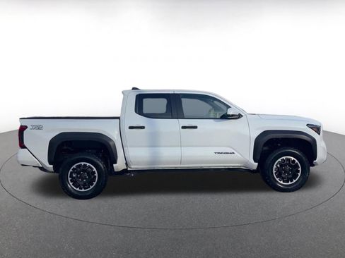 Used 2025 Toyota Tacoma TRD Off-Road image 16