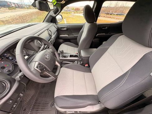 Used 2023 Toyota Tacoma TRD Sport AWD/4WD image 13
