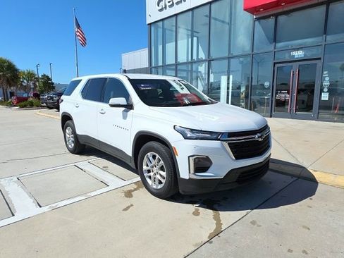 Used 2023 Chevrolet Traverse LS w/ Safety Package image 2