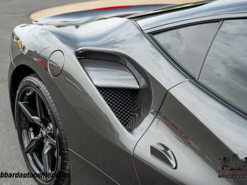 Used 2017 Ferrari 488 GTB RWD image 33