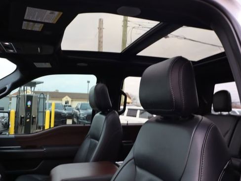 Used 2021 Ford F150 Lariat w/ Equipment Group 502A High image 31