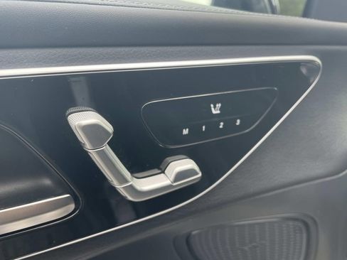 Used 2024 Mercedes-Benz GLC 300 image 16