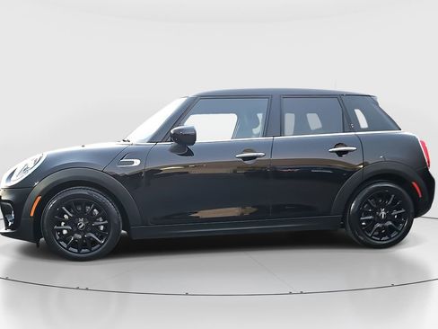 Used 2021 MINI Cooper 4-Door Hardtop image 8