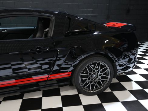 Used 2013 Ford Mustang Shelby GT500 RWD image 31