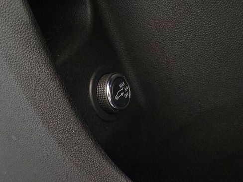 Certified 2023 Cadillac XT4 Premium Luxury FWD image 18