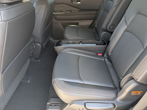 New 2026 Nissan Pathfinder SL FWD image 19