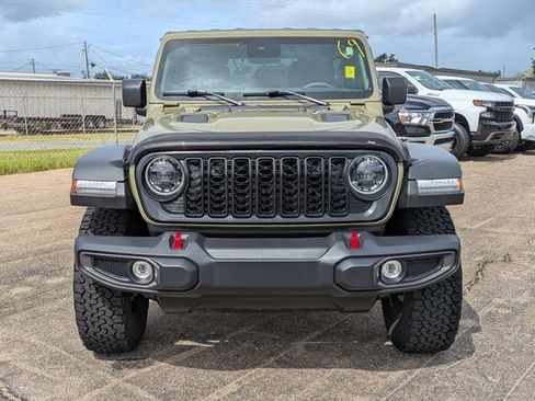 Used 2025 Jeep Wrangler Unlimited Rubicon w/ Convenience Group AWD/4WD image 9
