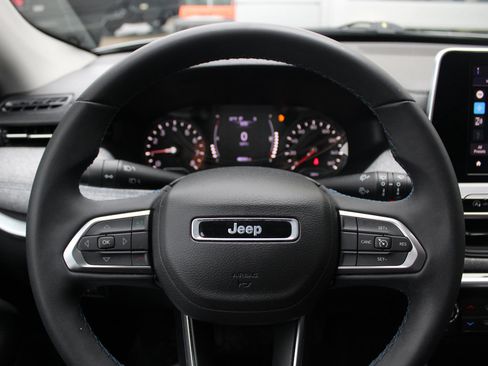 Certified 2022 Jeep Compass Latitude image 15