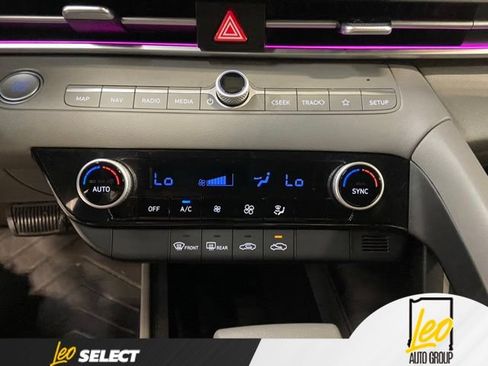 Used 2024 Hyundai Elantra SEL FWD image 17