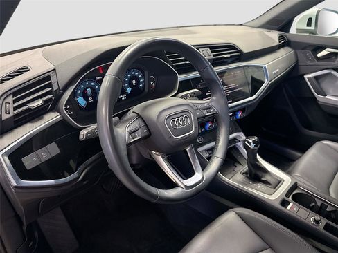 Certified 2024 Audi Q3 2.0T Premium image 9