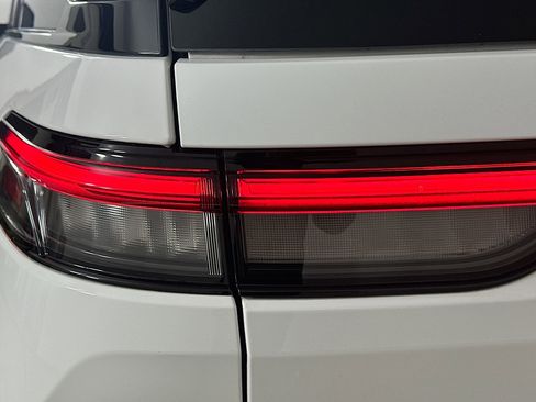 Certified 2023 Jeep Grand Cherokee Limited AWD/4WD image 42