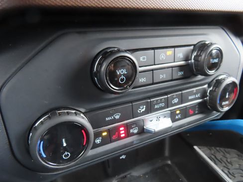 Used 2022 Ford Bronco Outer Banks image 29