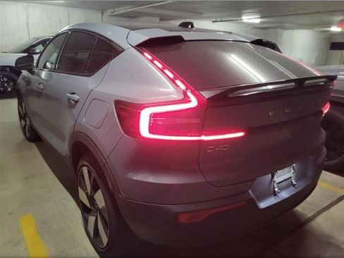 Used 2023 Volvo C40 P8 Recharge Ultimate image 14