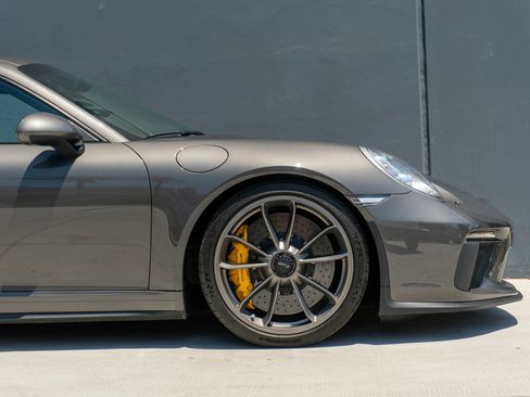 Used 2018 Porsche 911 GT3 RWD image 36