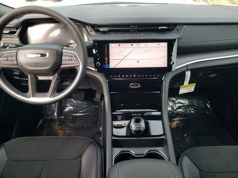 New 2026 Jeep Grand Cherokee Altitude image 8