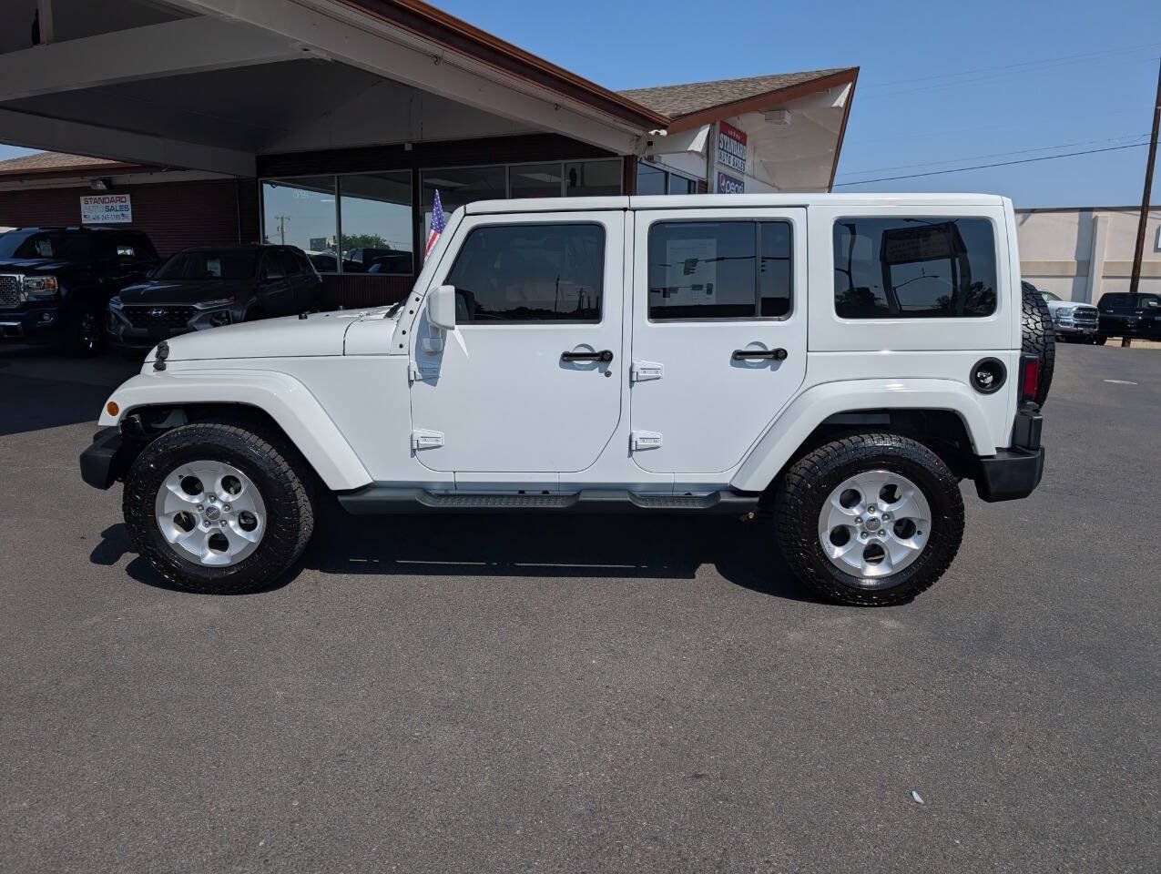 Used 2014 Jeep Wrangler Unlimited Sahara AWD/4WD image 4