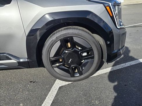 Certified 2024 Kia EV9 GT-Line image 11