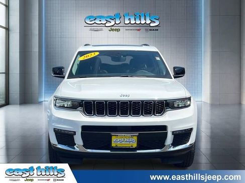 Used 2023 Jeep Grand Cherokee L Limited AWD/4WD image 2