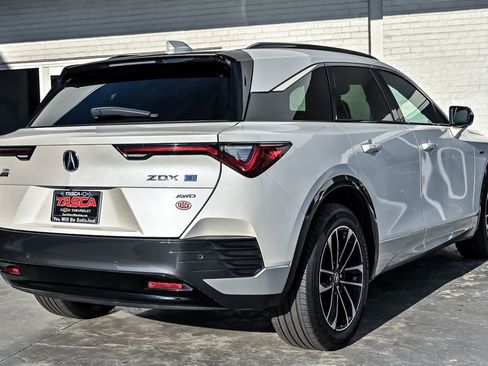 Used 2024 Acura ZDX A-Spec AWD/4WD image 11