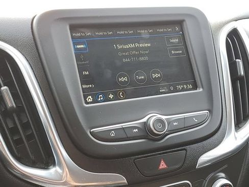 Used 2019 Chevrolet Equinox LT w/ Driver Convenience Package FWD image 17