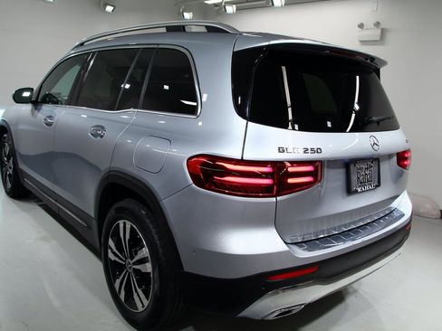 Used 2025 Mercedes-Benz GLB 250 4MATIC image 14