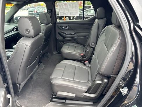 Used 2023 Chevrolet Traverse RS AWD/4WD image 29