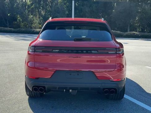 New 2025 Porsche Cayenne image 7