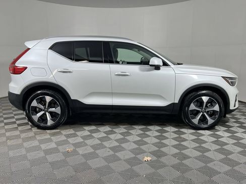 Certified 2025 Volvo XC40 B5 Plus image 11