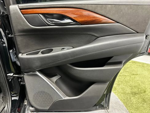 Used 2016 Cadillac Escalade Luxury image 26