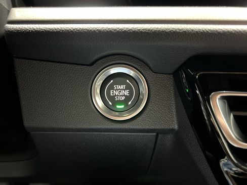 New 2026 Chevrolet Traverse LT w/ Sun and Wheel Package image 15