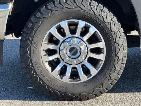 Used 2022 Ford F350 Lariat w/ Lariat Value Package image 25