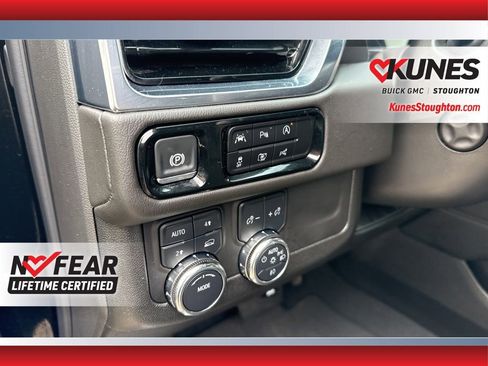 Used 2025 GMC Yukon Denali image 25