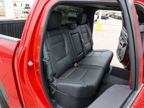 Used 2025 Toyota Tundra Limited image 33