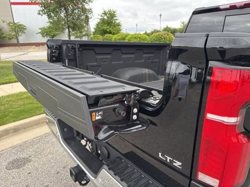 Used 2025 Chevrolet Silverado 2500 LTZ w/ LTZ Plus Package image 21