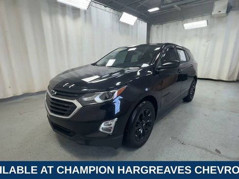 Used 2020 Chevrolet Equinox LT w/ Driver Convenience Package image 5