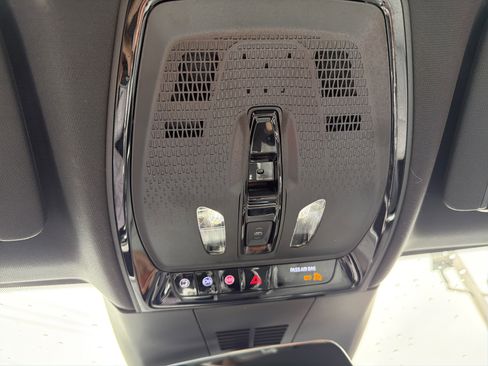 Used 2024 Cadillac Lyriq Luxury image 22