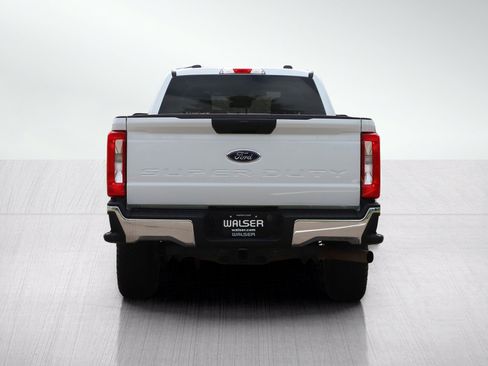 Used 2023 Ford F250 XLT AWD/4WD image 4