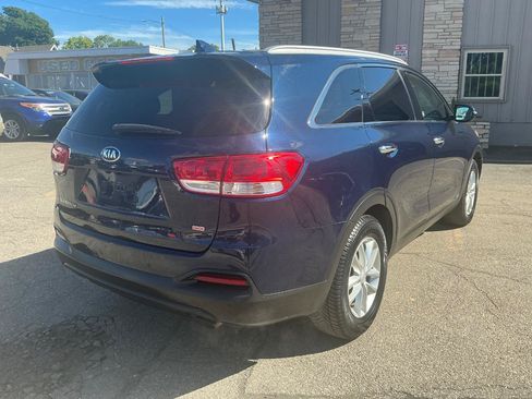 Used 2018 Kia Sorento AWD image 3