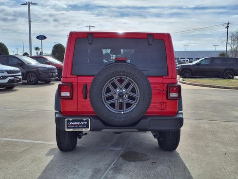 Used 2026 Jeep Wrangler Sport S image 6