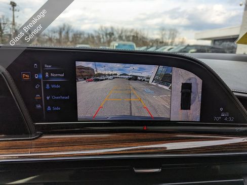 Used 2022 Cadillac Escalade Premium Luxury RWD image 25