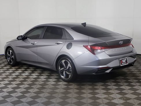 Used 2023 Hyundai Elantra SEL w/ Convenience Package FWD image 9