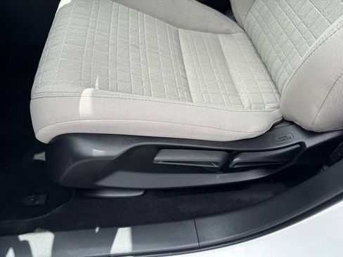 Certified 2025 Honda HR-V LX image 11
