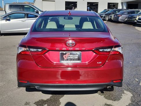 Used 2021 Toyota Camry LE w/ Convenience Package image 4