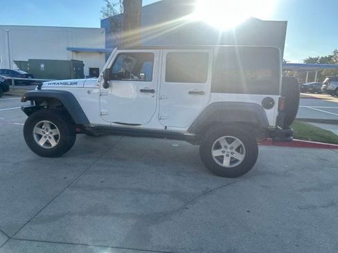 Used 2017 Jeep Wrangler Unlimited Sport w/ Connectivity Group AWD/4WD image 2
