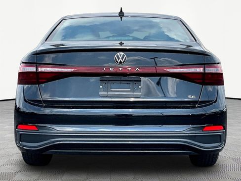 Used 2025 Volkswagen Jetta SE FWD image 5