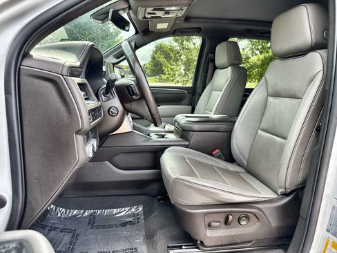 Used 2022 GMC Yukon SLT w/ SLT Premium Package RWD image 11